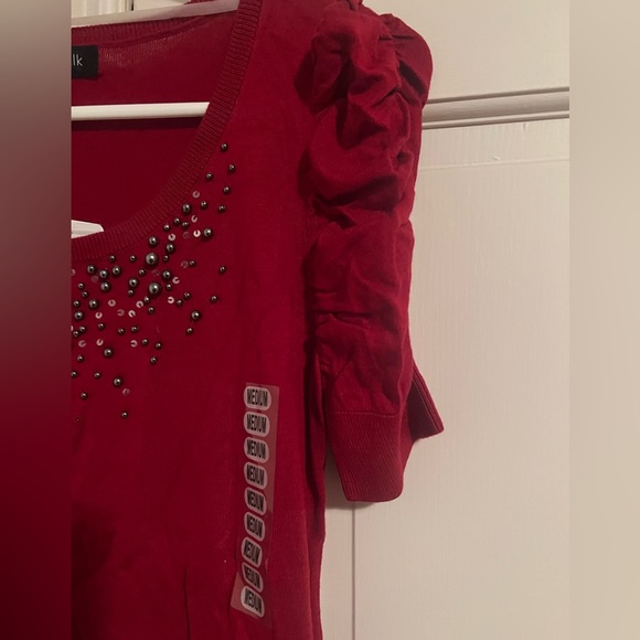 August Silk Ladies SS Scoop Neck Red Daggar Sweater Top Medium NWT - Picture 3 of 7